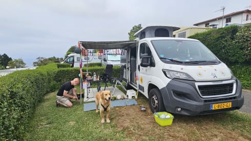 La Route Nouvelle  – Minibus Peugeot 2 places de 2016