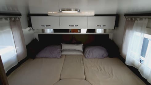 Cocoon 463 – 4p Benimar semi-integrated uit 2023