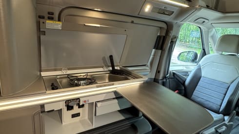 Mantel – 4-seater Volkswagen bus from 2025