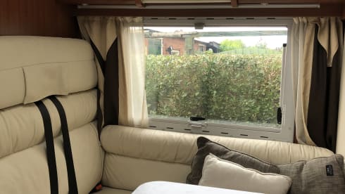 Mobilette – Neat complete family camper for rent Mobilvetta