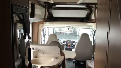 Hoofddorp  – Luxurious and well-maintained 2p Hymer from 2019 - Automatic