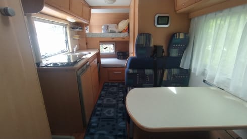 Rolly Roger – Family Camper 5-seater attic