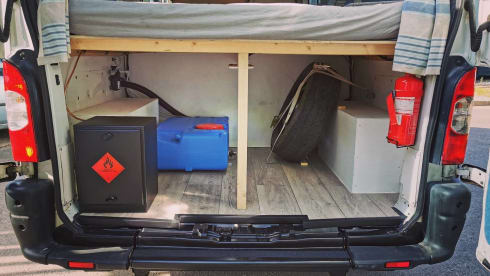 Eva – 2 berth cosy camper