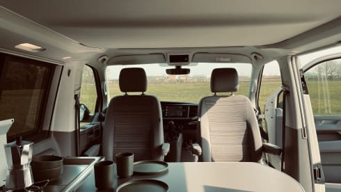 Margriet – 4p Volkswagen bus from 2022