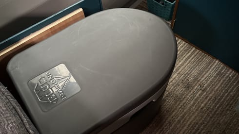 Evangeline – 4 berth Peugeot campervan from 2017