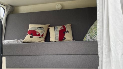 BuZz Lightyear – Opel vivaro 1.9 sdi compact camper