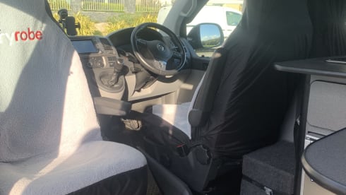 Dora – 4-Bett-Volkswagen-Campervan von 2015