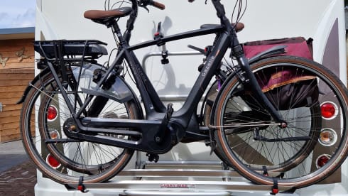 Benimar Cocoon – Beautiful, luxurious 4/5 pers Camper with bicycle carrier