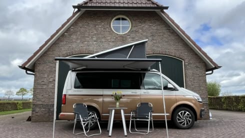 Volkswagen California  – 2p Volkswagen bus from 2023
