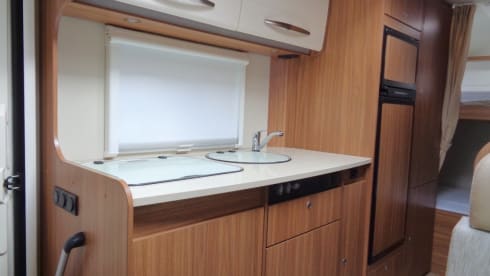 Camper for 6 people, bunk bed / CF6