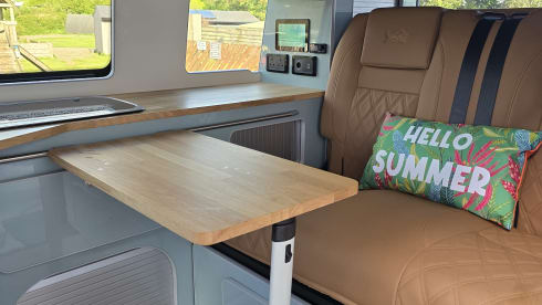 woody – Luxury 4 berth Automatic Volkswagen campervan brand new 2025 conversion 