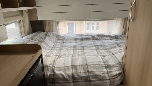 Rollerteam Zefiro 690G 4 berth 