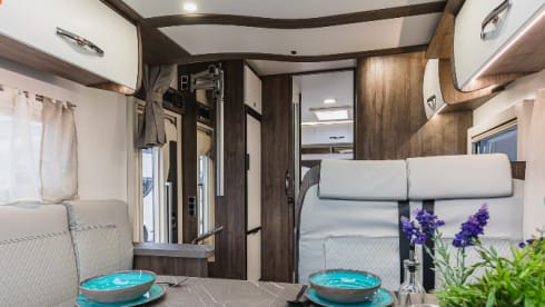 Brand new super equipped Benimar Cocoon 463 automatic
