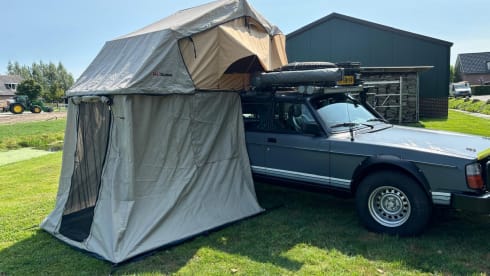 The Brick  – Volvo station Polar 245 roof tent incl complete camping equipment