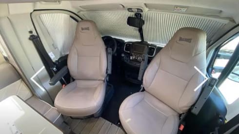 4 person luxury motorhome Fiat semi-integrated 