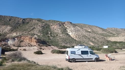 Happy camper – 2p Renault Bus camper from 2013