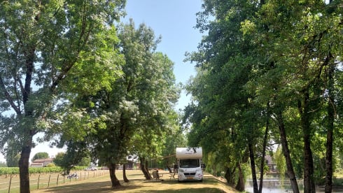 Sunlight A72 – Ideal spacious and neat alcove family camper.