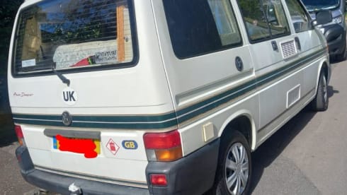 4 berth Volkswagen campervan from 1998
