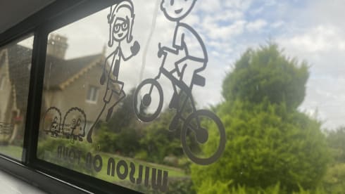 Wilson – Mercedes-Benz Wohnmobil mit 2 Schlafplätzen aus dem Jahr 2008