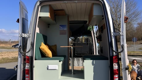 Compact, tough and adventurous. Tailor-made comfort