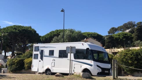 Droom op wielen – Nieuwe Luxueuze Integraal Familiecamper met 6 gordel plaatsen