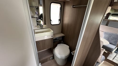 Large 6 berth modern motorhome