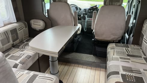 Leuke camper – 4p Bavaria semi-integrated uit 2011