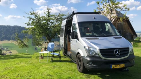BoWi bus – 2p off Grid Mercedes-Benz bus from 2017