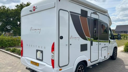 Kayden – 4 Berth Luxury Motorhome