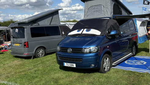 Cookie – 4 berth blue Volkswagen campervan cookie
