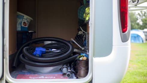 Sunny Boy – 4 P Knaus Sun TI camper, large bed, 2 x air conditioning - Nijmegen region