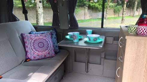 Mandala - Cozy and robust VW T4 multivan with lifting roof