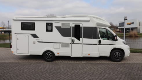 5p Adria Mobil semi-integrated uit 2019