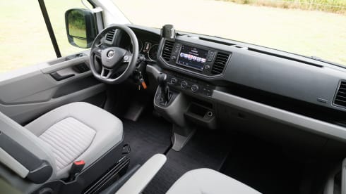 California – Volkswagen Grand California 680 - automatic, luxury camper van