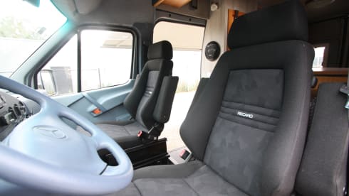 Neat 2p. Mercedes Sprinter with XL fixed bed and strong 120 HP 5-cylinder