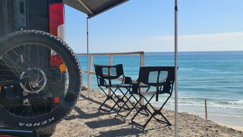 Bigfoot – Campervan, Bravia 636 Swan