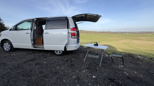 BONNIE  – Toyota campervan met 2 slaapplaatsen uit 2006