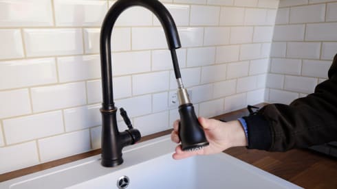 Debie The Van – Zelfbouw Mercedes Sprinter surf bus