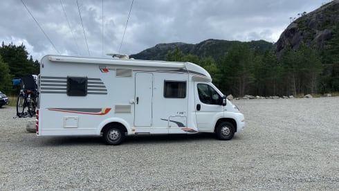 Carado semi-intégré confortable de 2013 pour 4 personnes