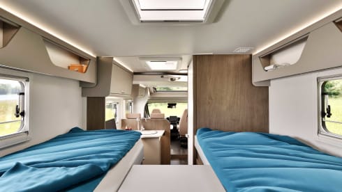 Nr. 5 Carado T338 Handgeschakeld – Camping-car luxueux et entièrement équipé avec lits jumeaux. Liberté absolue ! 
