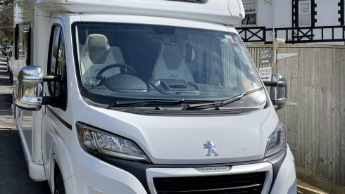 BAILEY – AMAZING PEGUEOT BAILEY 70-6 DRIVE ON A CAR LICENSE 6 BERTH AND 6 SEATBELTS