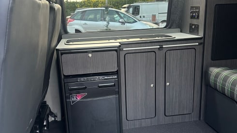Frankie’s camper  – 4 berth Volkswagen campervan from 2017