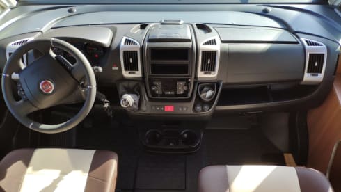 Motorhome LMC ExpIorer Comfort I 695 