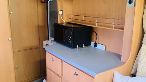 Tony – Your ultimate adventure awaits in our cosy 5-berth motorhome!