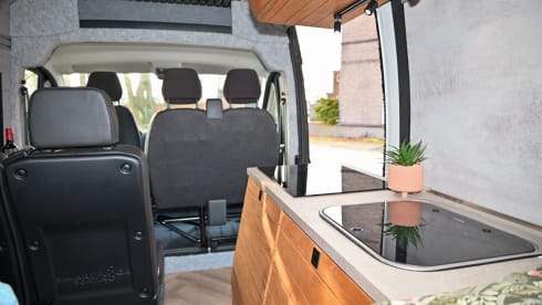 3-seater Peugeot bus from 2026