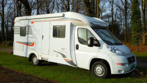 Beautiful, spacious and very nice camper for 2-4 people