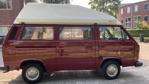Jackie – 4p Volkswagen campervan from 1983