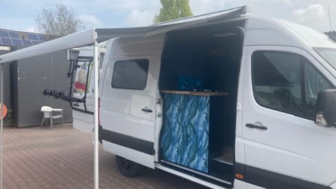 unique, attractive, compact 2-person Volkswagen camper 