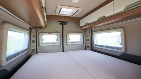 Knaus 600 ME met daktent – 4p Knaus rooftop from 2025