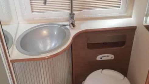 Adria – Spacious and luxurious family camper